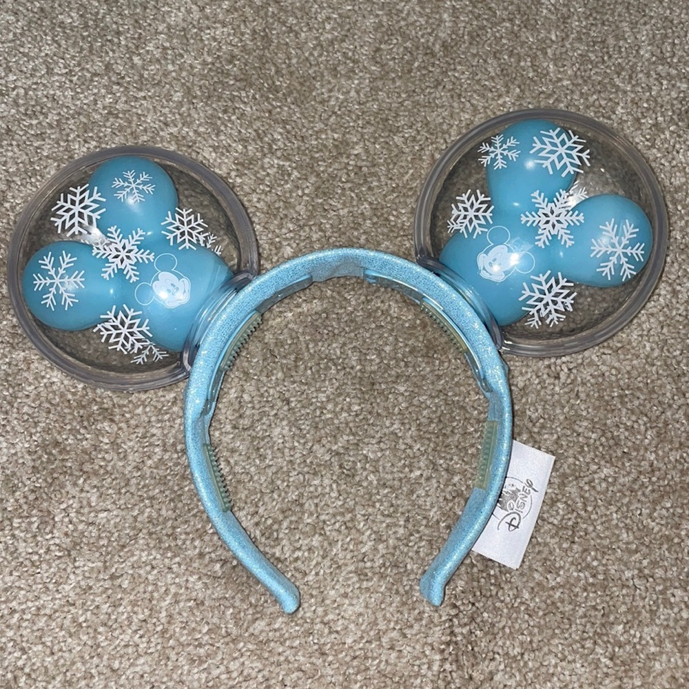 Disney light up snowflake balloon Christmas ears